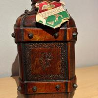 Bottiglia vintage Lacrima Christi rivestita