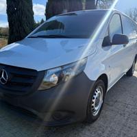 Mercedes Benz VITO 111 CDI LONG SI PERMUTE