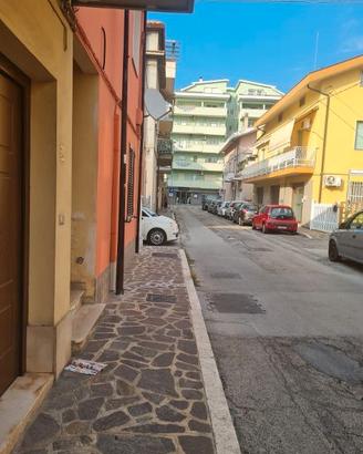 Appartamento piano terra-indipendente-pieno centro