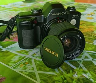 Yashica 108 multiprogram + zoom, flash e accessori