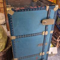 Antico baule da viaggio