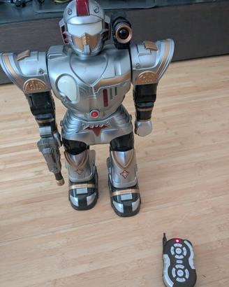 robot giocattolo
