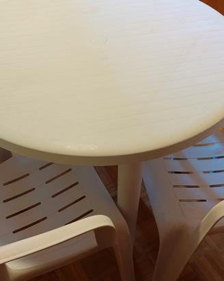 Tavolo rotondo in resina bianca e 2 poltroncine  