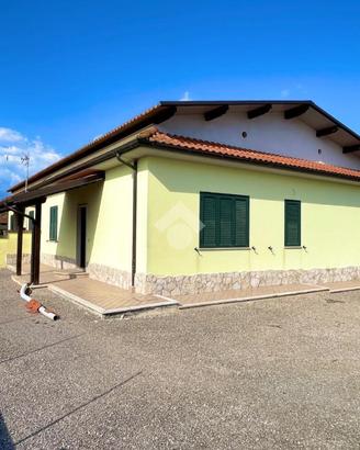 BIFAMILIARE A TERRACINA