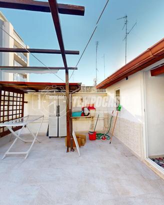 3 VANI SU DUE PIANI ( DOPPIO INGRESSO) E TERRAZZO!