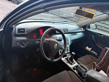 VOLKSWAGEN Passat 6ª serie - 2005