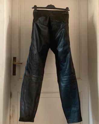 Pantaloni in cuoio per moto