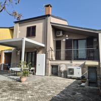 Privato vende villa a schiera
