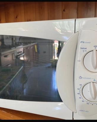 microonde Whirlpool modello MWO 421. Nuovo