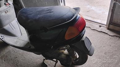 Malaguti F10 scooter 
