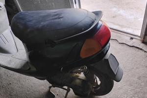 Malaguti F10 scooter 