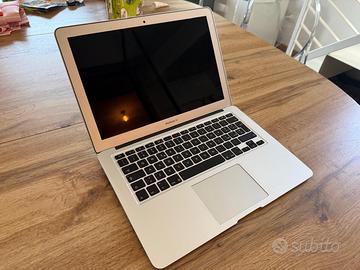MacBook Air 13" 2015 i5 - RAM 8GB  - SSD 128GB