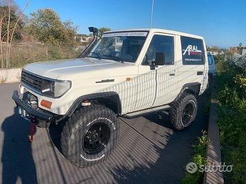 Toyota Land Cruiser Cinesino