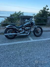Harley Davidson Breakout CVO 110 del 2014
