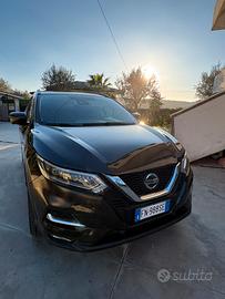 Auto NISSAN QASHQAI