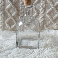 Bottiglia vintage quadrata