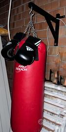 Sacco boxe Protouch con attaco a muro