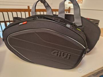 Borse laterali per moto e scooter GIVI - 30L