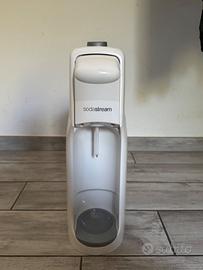Gasatore Sodastream + 2 bombole CO2 vuote