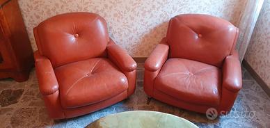 2 poltrone in pelle su ruote design anni '70