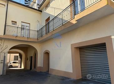 DUPLEX COMPLETAMENTE RISTRUTTURATO CON BOX AUTO.