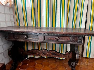 Tavolo in legno antico
