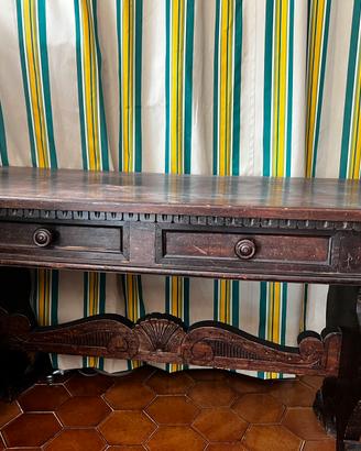 Tavolo in legno antico