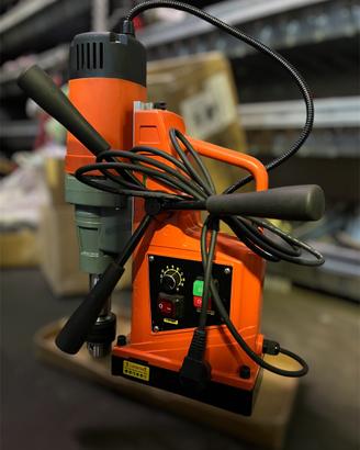 Trapano con base magnetica