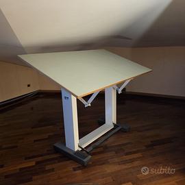 Tavolo da disegno tecnico