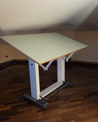 Tavolo da disegno tecnico