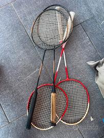 Coppia di racchette badminton e 2 volani