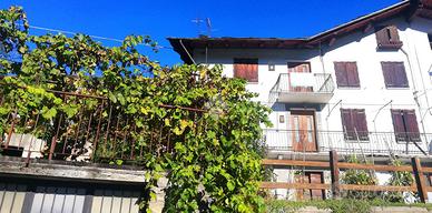 CASA SEMINDIPENDENTE A SAINT-PIERRE