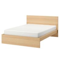 Struttura letto matrimoniale effetto legno IKEA
