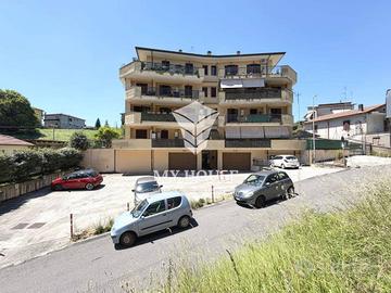 Appartamento di 81 m² con 3 locali e box auto a Pa