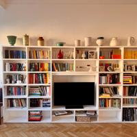Libreria in legno laccato bianco