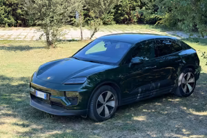 PORSCHE Macan Ev 265 KW (360cv)