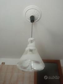 Lampadario semplice ad un punto luce