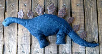 Dinosauro di stoffa