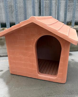 Casetta per cane in resina isolata
