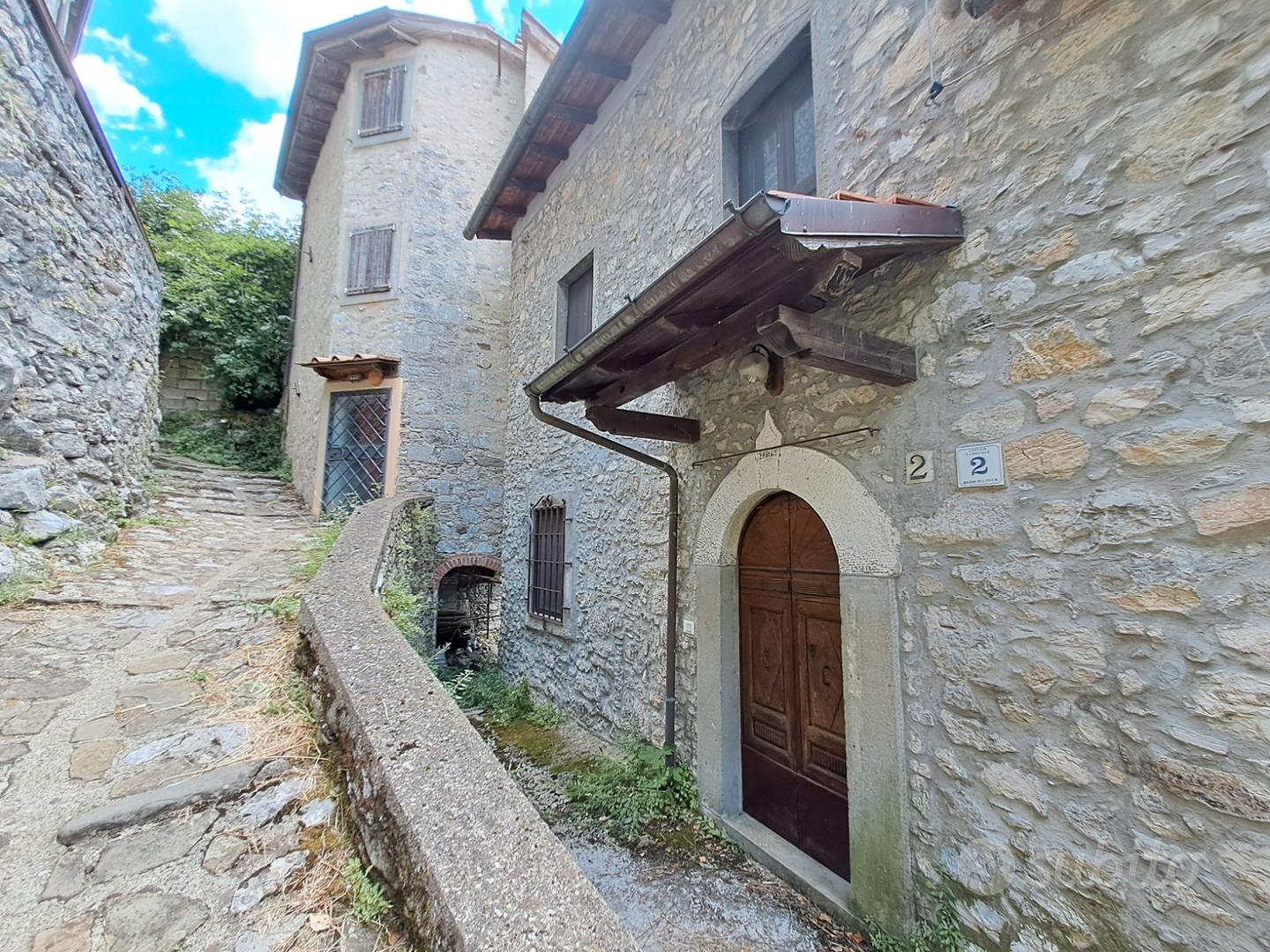 Appartamento a Lucchio con vista panoramica