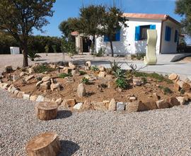 Villa singola con ampio giardino e vista mare