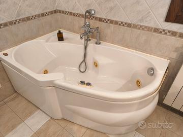 Vasca idromassaggio Jacuzzi + gruppo rubinetteria