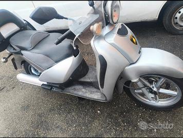 aprilia scarabeo 200