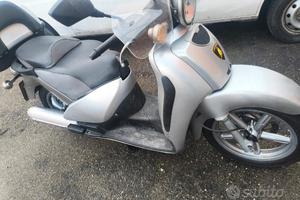 aprilia scarabeo 200