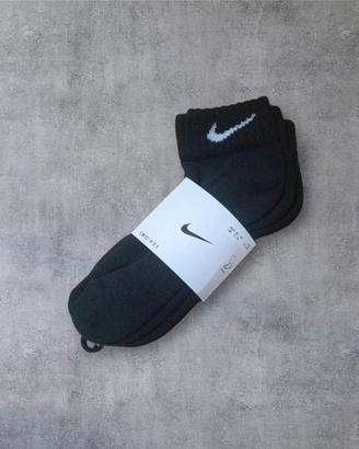 Nike Dri-FIT – Confezione da 3 calzini neri alla c