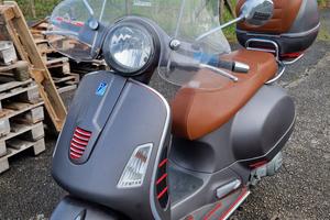 Scooter Piaggio Vespa GTS 300 SS