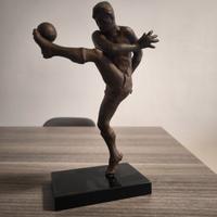 Statuia Calciatore 