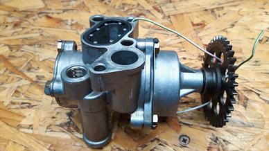 Pompa olio SUZUKI GSXR 750 1985