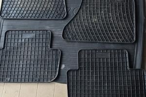 tappetini in gomma originali audi A4
b8/b8.5