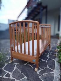 Lettino per bambini un legno marca Pali 